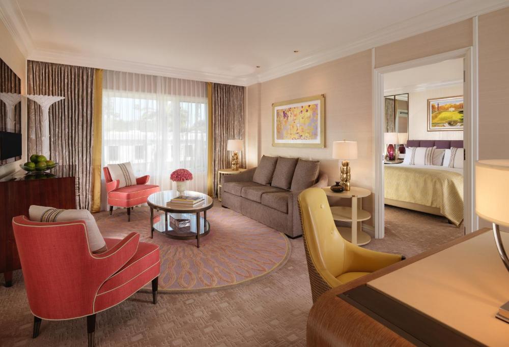 Junior Beverly Hills Suite interior